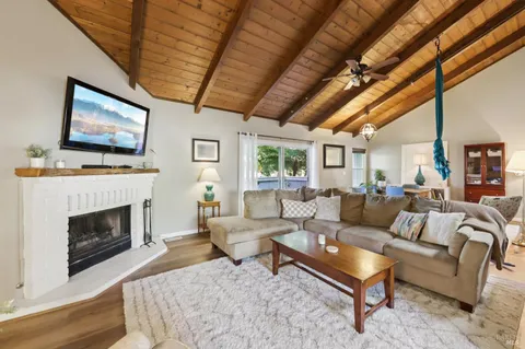 $629,000 | 6 Acorn Circle, Petaluma, CA 94952