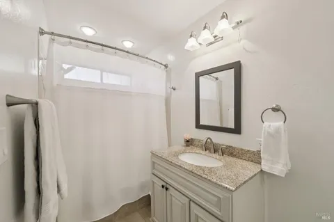 $629,000 | 6 Acorn Circle, Petaluma, CA 94952