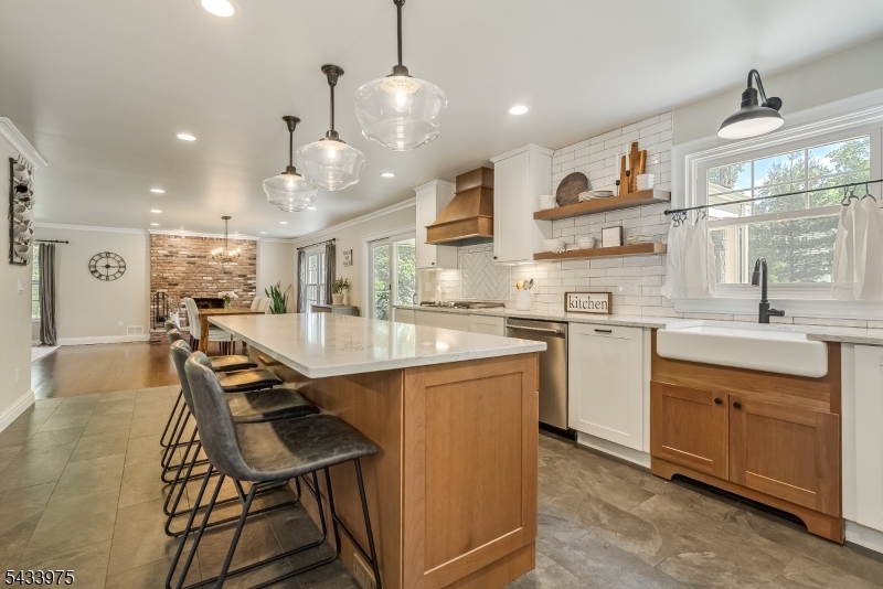 54 Dean Road Mendham, NJ 07945 - Photo 9 of 31