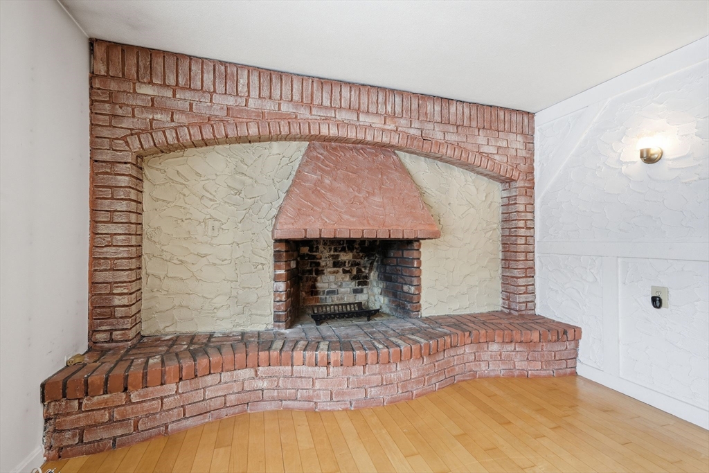 105 Pomeroy Lane Amherst, MA 01002 - Photo 14 of 40