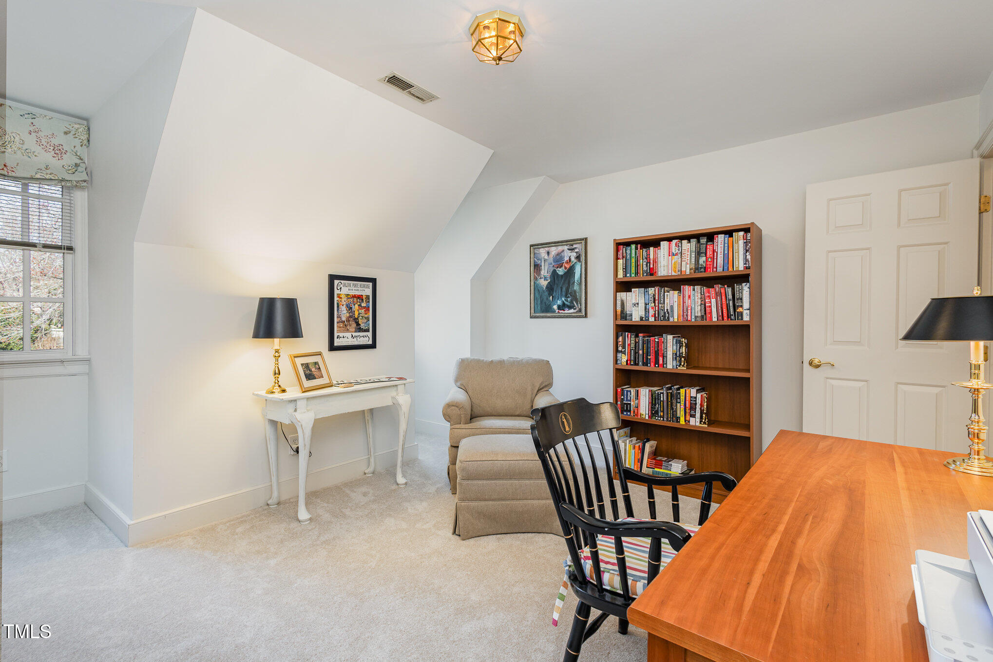 1420 Dogwood Lane Raleigh, NC 27607 - Photo 17 of 37 a dining room with a table and chairs