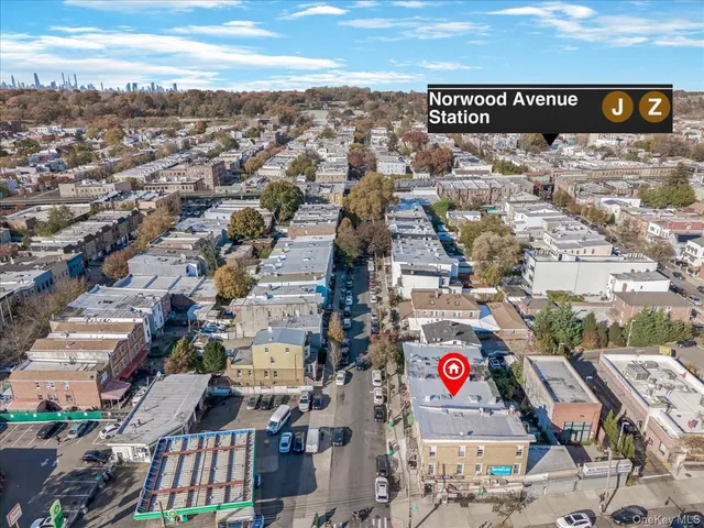 $999,000 | 225 Hale Avenue, Unit HSE | Highland Park