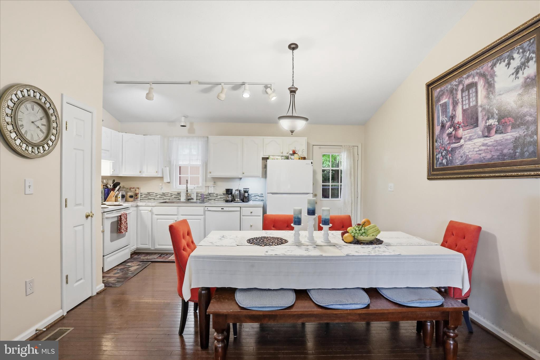 126 Cliffside Road Linden, VA 22642 - Photo 8 of 49 Open Dining Area, Great for Entertaining