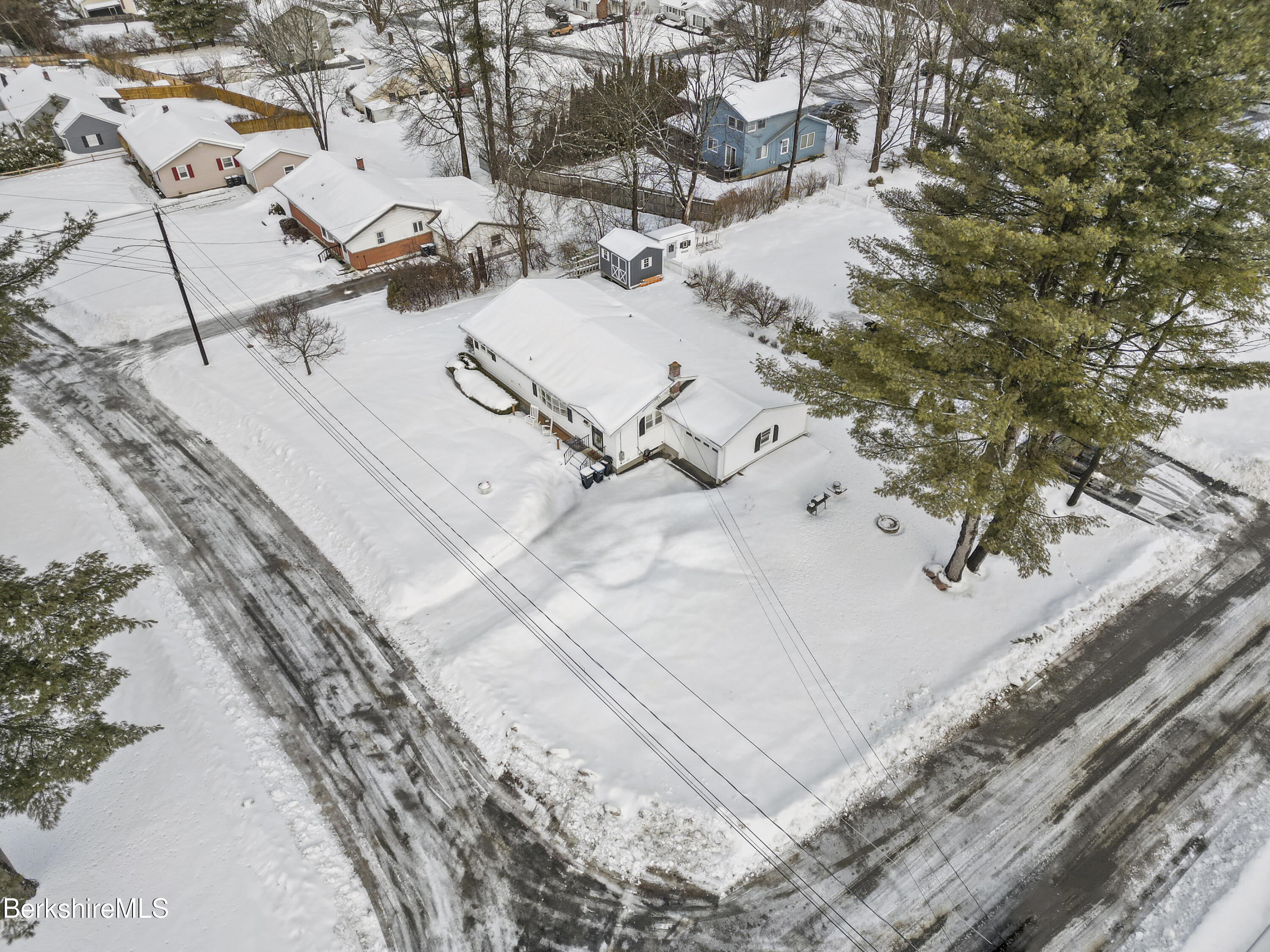 4 Paula Avenue Pittsfield, MA 01201 - Photo 3 of 36