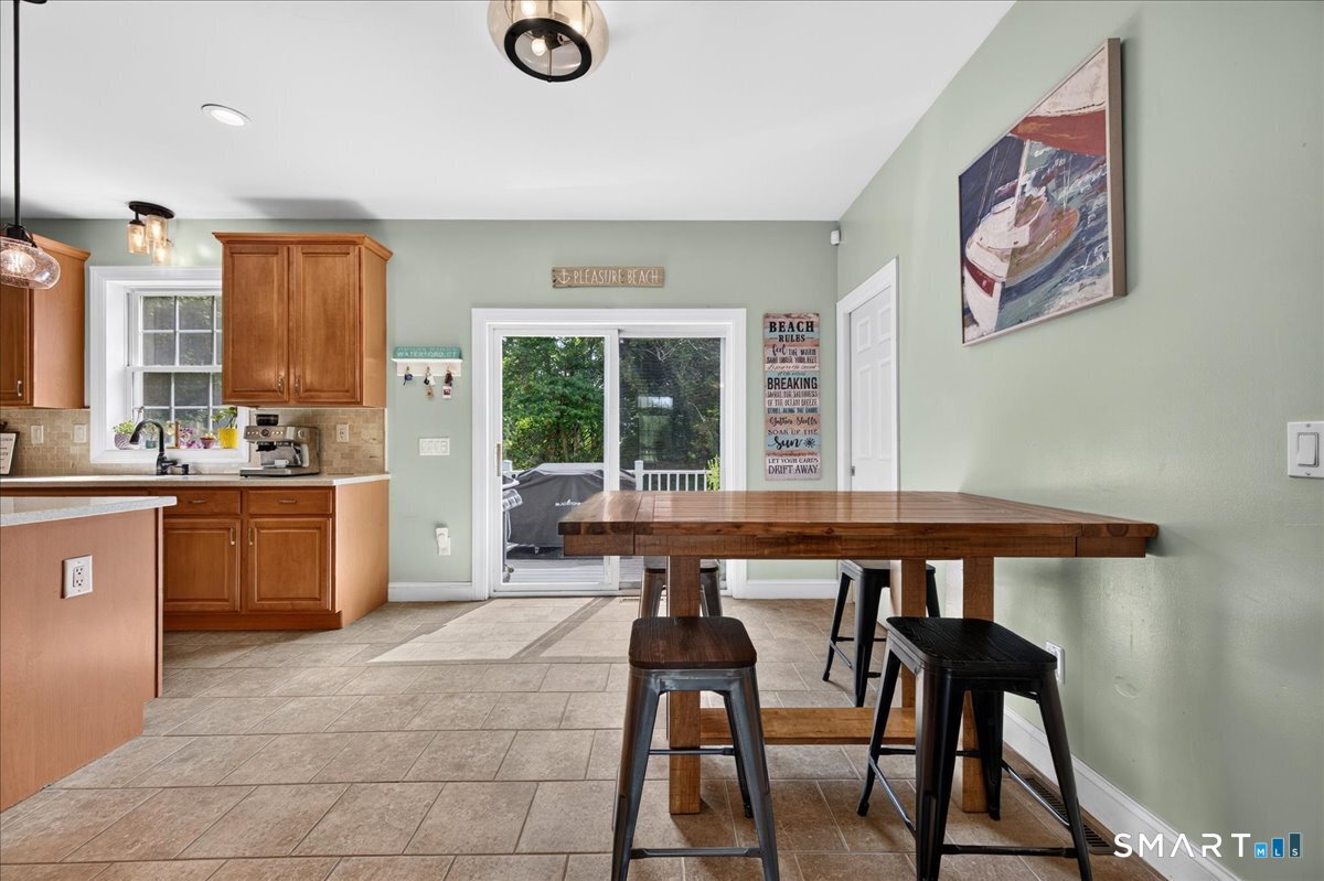 15 R Lee Road Waterford, CT 06385 - Photo 16 of 40 Gallery Image 16