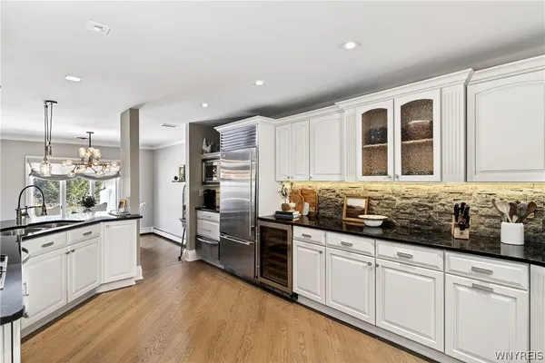 $669,000 | 182 Castlebrooke Lane, Amherst, NY 14221