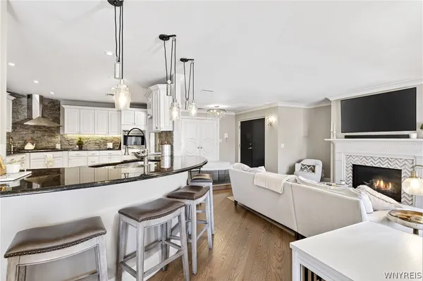 $669,000 | 182 Castlebrooke Lane, Amherst, NY 14221