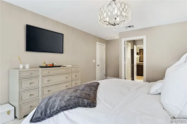 $669,000 | 182 Castlebrooke Lane, Amherst, NY 14221