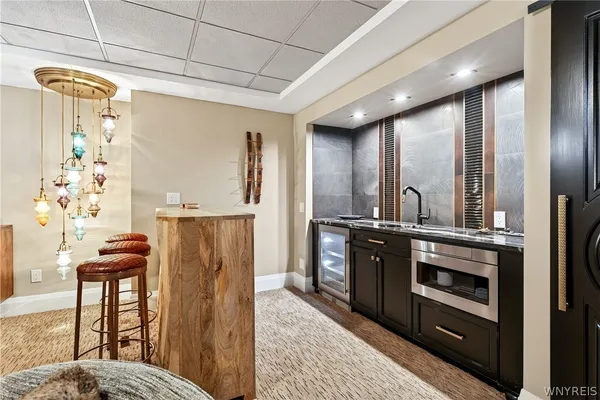 $669,000 | 182 Castlebrooke Lane, Amherst, NY 14221