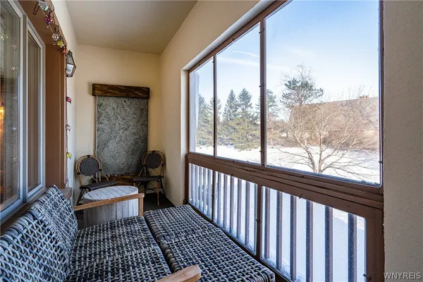 $669,000 | 182 Castlebrooke Lane, Amherst, NY 14221