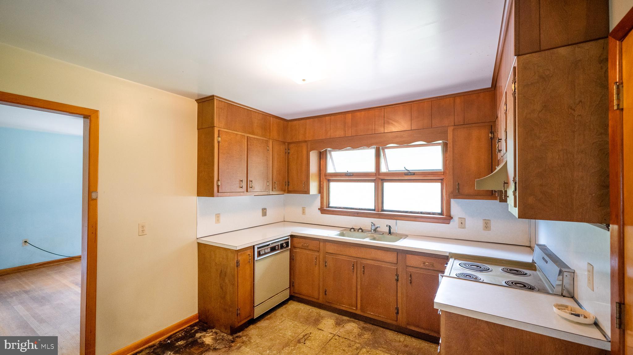 5995 Grove Hill Road Frederick, MD 21703 - Photo 14 of 34 KITCHEN