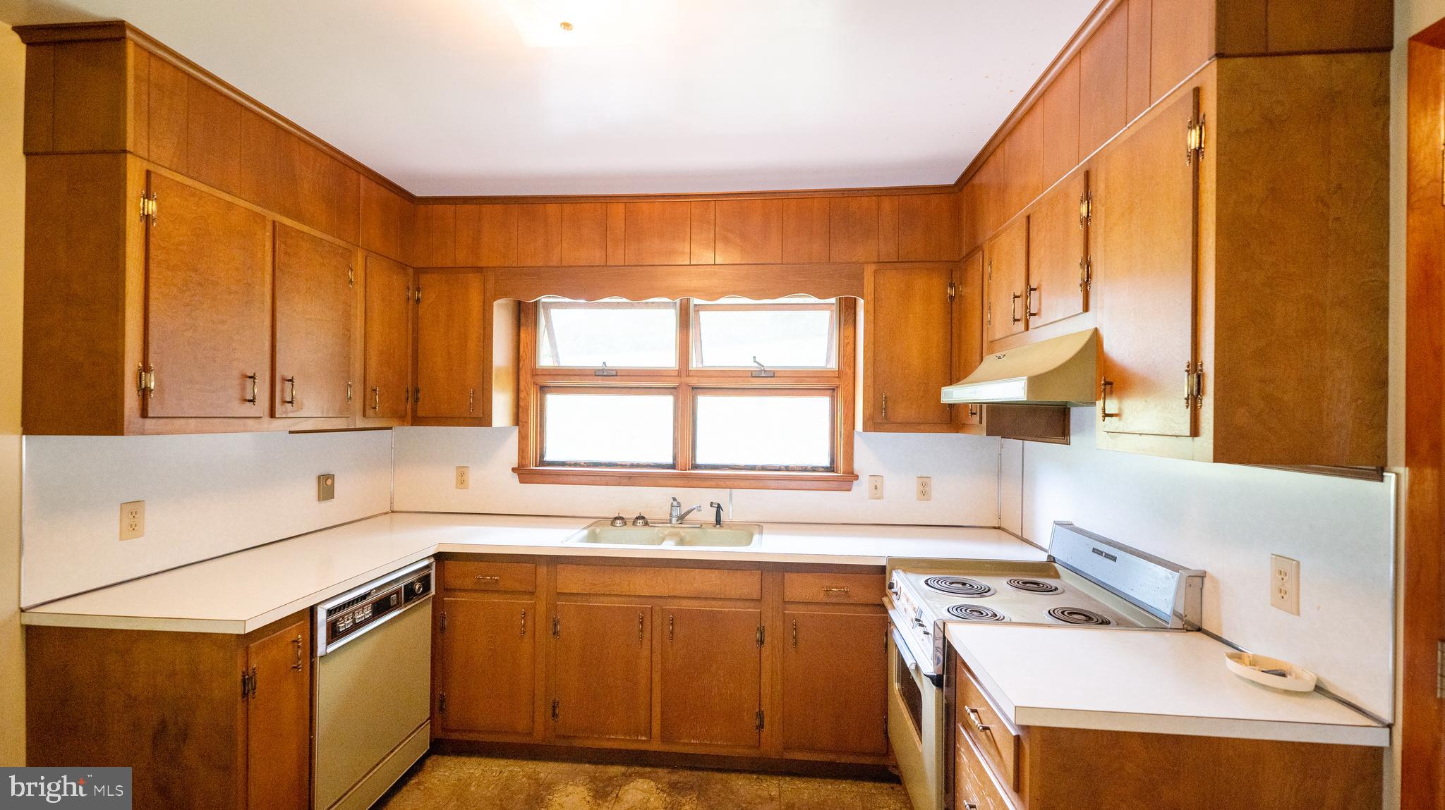 5995 Grove Hill Road Frederick, MD 21703 - Photo 16 of 34 KITCHEN