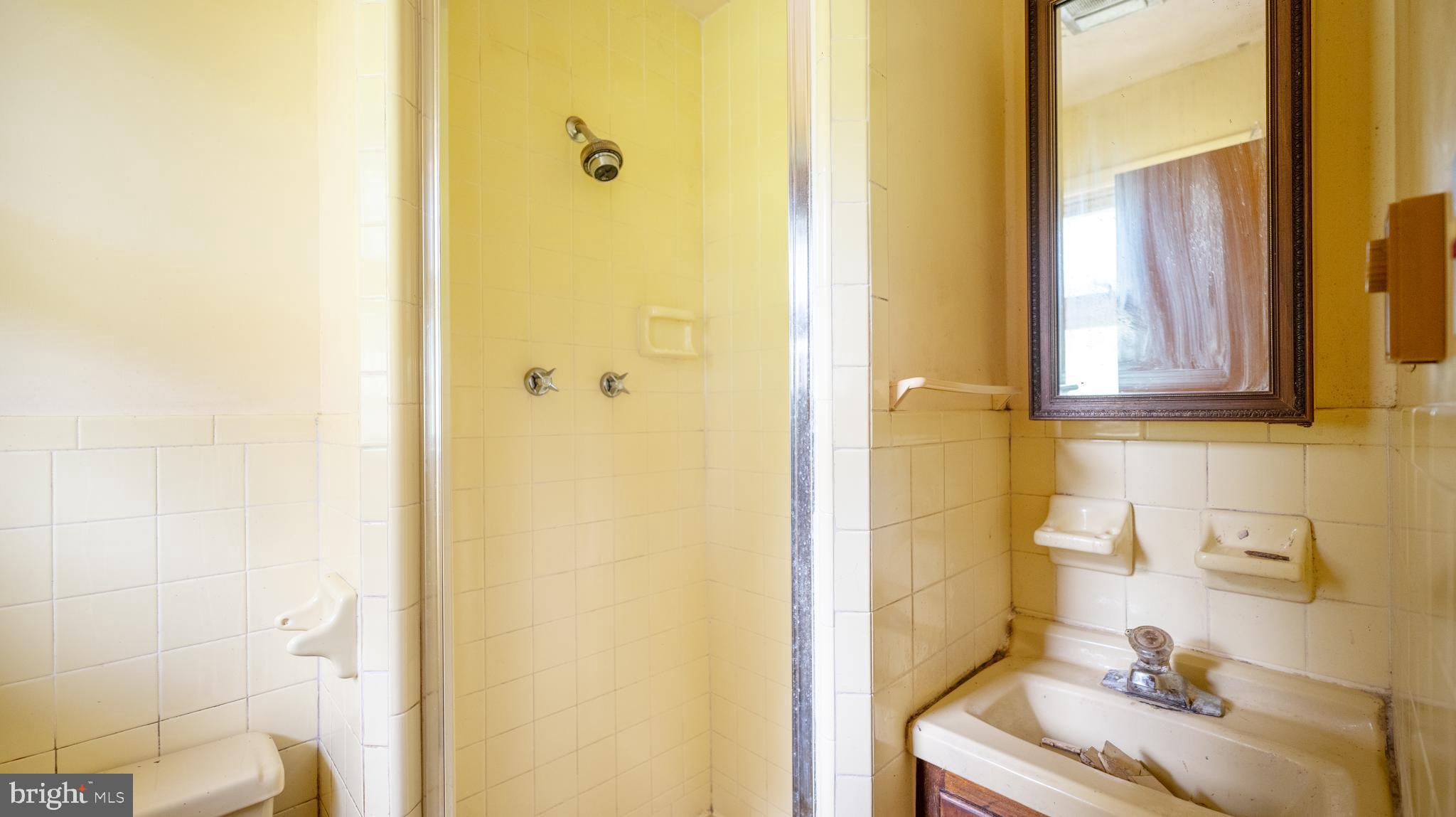5995 Grove Hill Road Frederick, MD 21703 - Photo 20 of 34 PRIMARY FULL BATH
