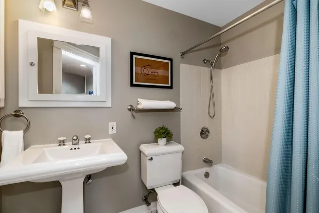 $244,900 | 224 West Vine Street, Unit 201, Milwaukee, WI 53212