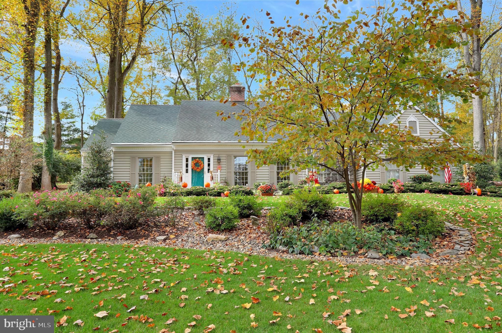 61 Kinlock Road Inwood, WV 25428 - Photo 4 of 75 Stunning Cape Cod!