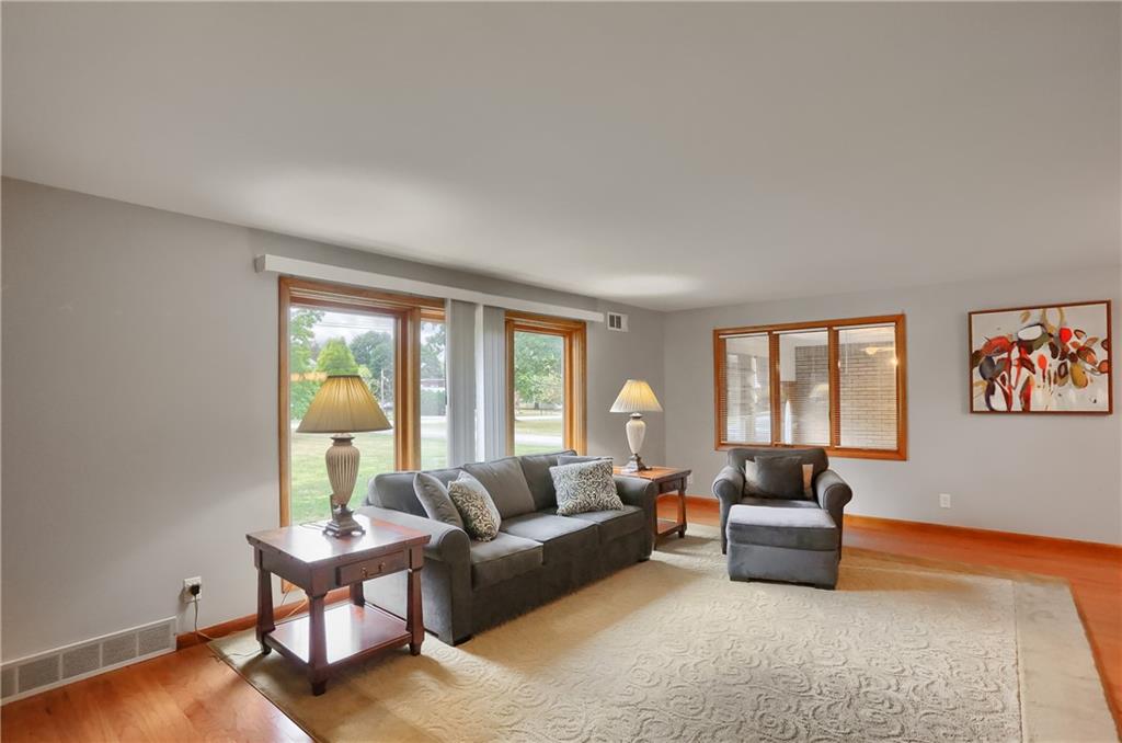 436 Blackhawk Road Beaver Falls, PA 15010 - Photo 7 of 48 Living room