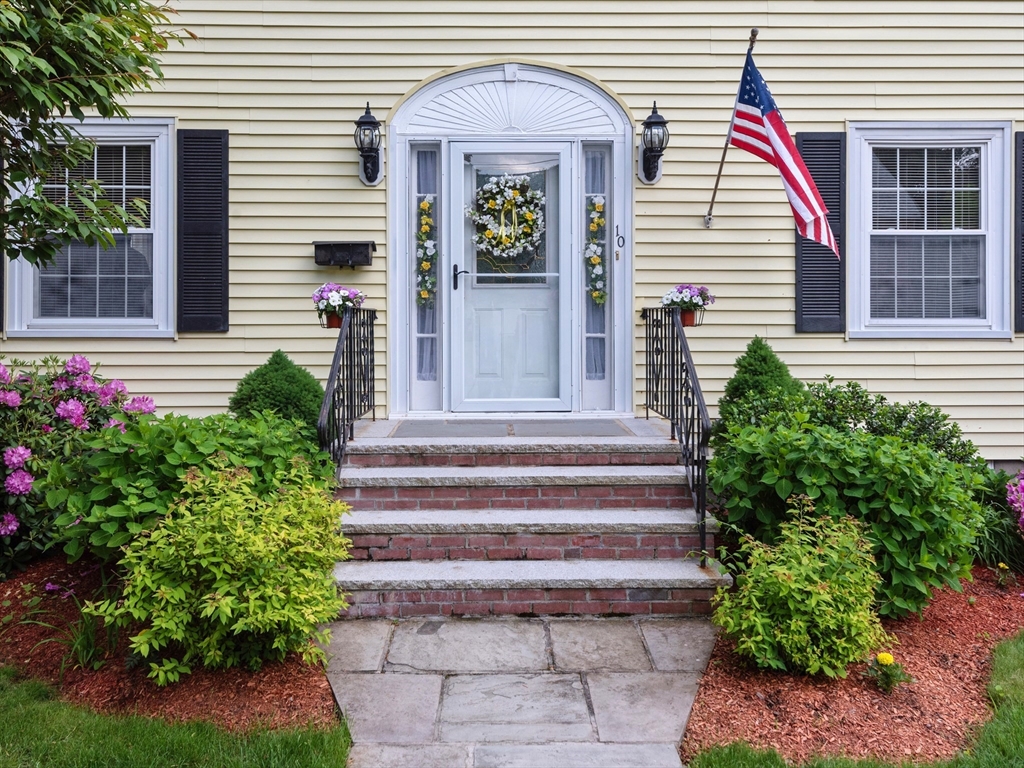 10 Vernon Road Belmont, MA 02478 - Photo 3 of 41 Gallery Image 3