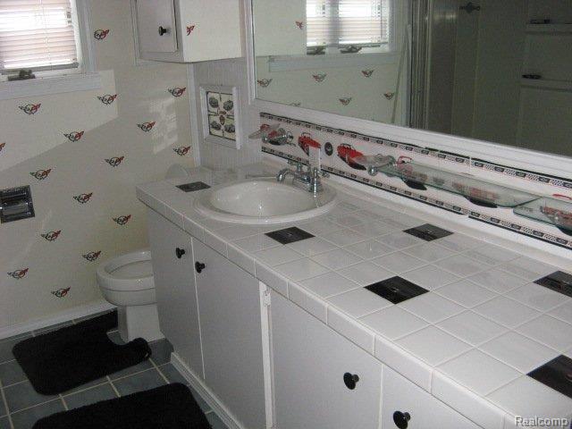 5235 Wakefield Road Grand Blanc, MI 48439 - Photo 6 of 6 bath
