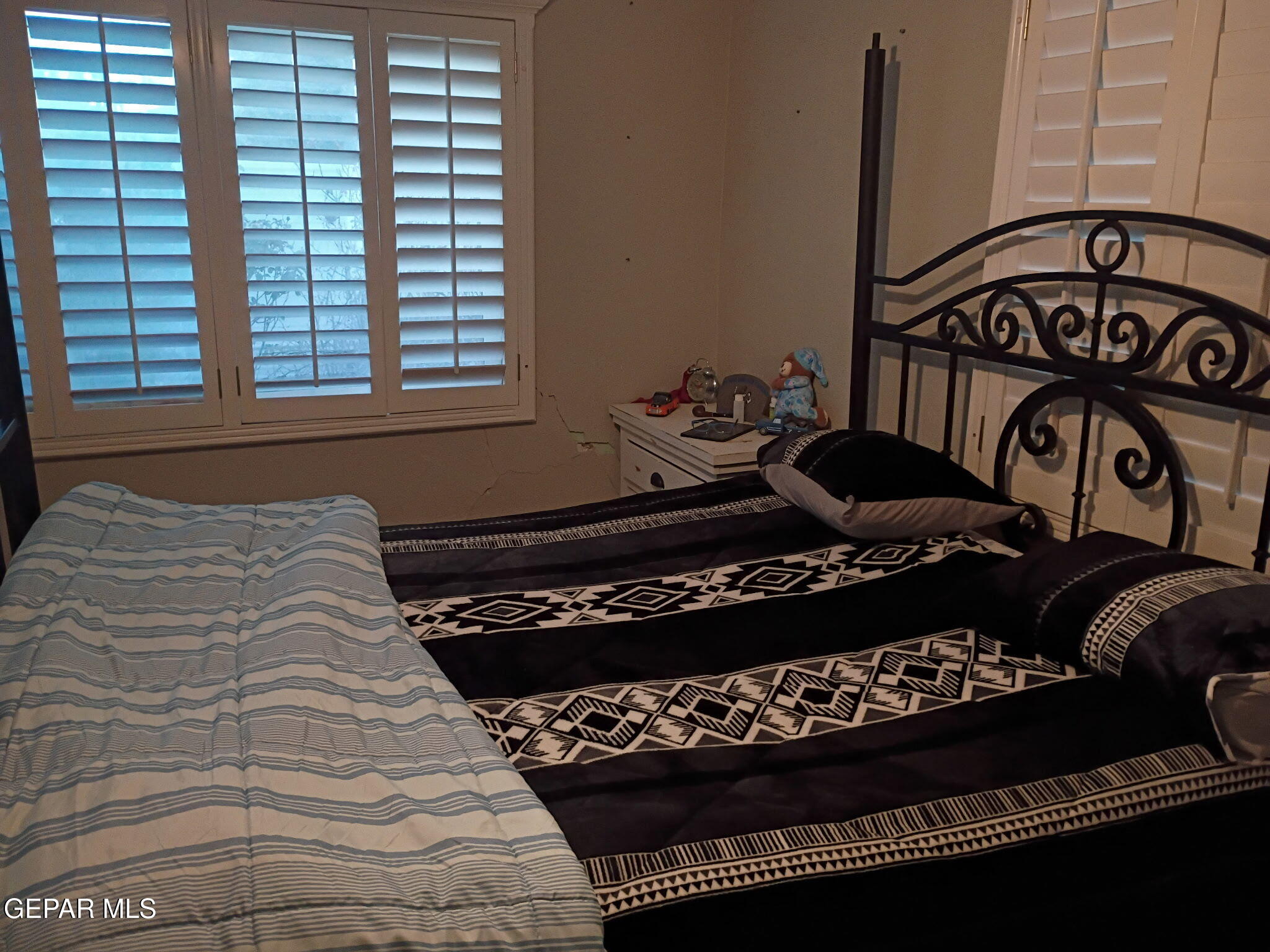 225 Polo Inn Road El Paso, TX 79915 - Photo 8 of 12 a closeup of a dresser