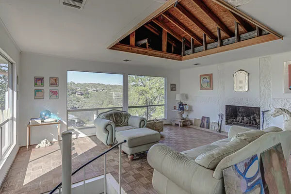 $320,000 | 507 Los Escondidos, Marble Falls, TX 78654
