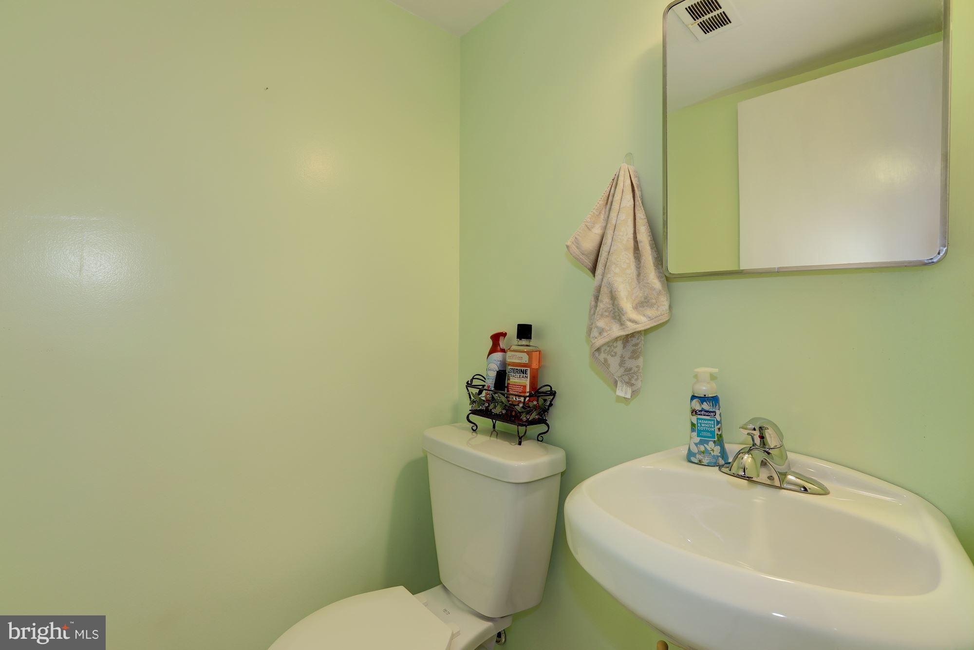 1005 North Belgrade Road Silver Spring, MD 20902 - Photo 20 of 25 Bath - Half Bath