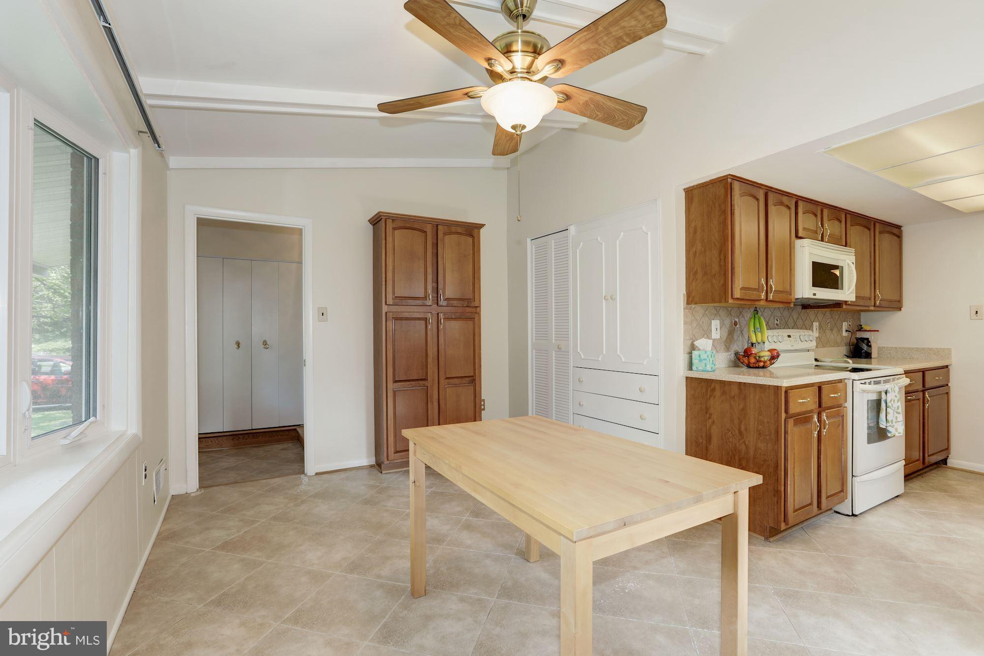 1005 North Belgrade Road Silver Spring, MD 20902 - Photo 7 of 25 Kitchen