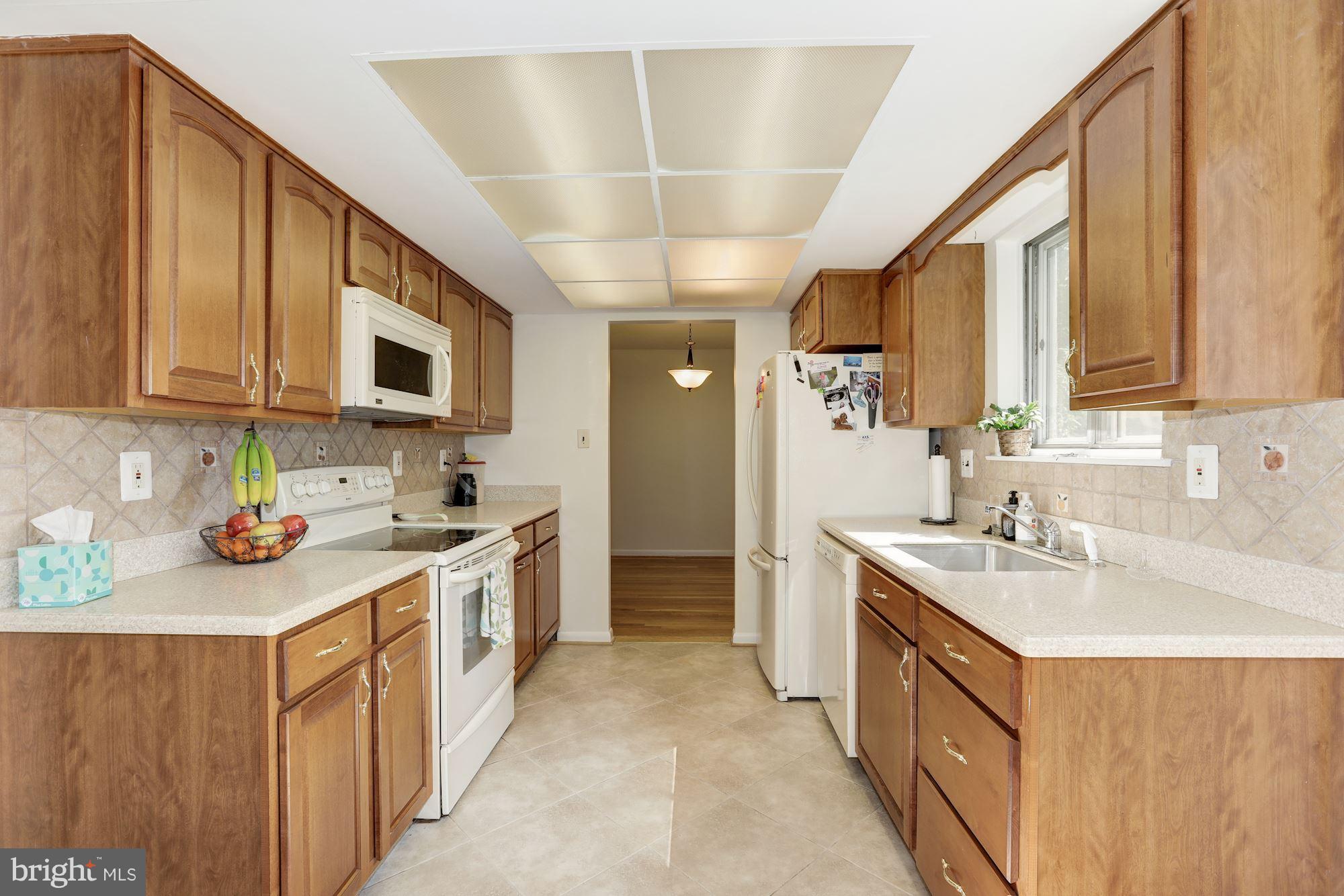 1005 North Belgrade Road Silver Spring, MD 20902 - Photo 8 of 25 Kitchen