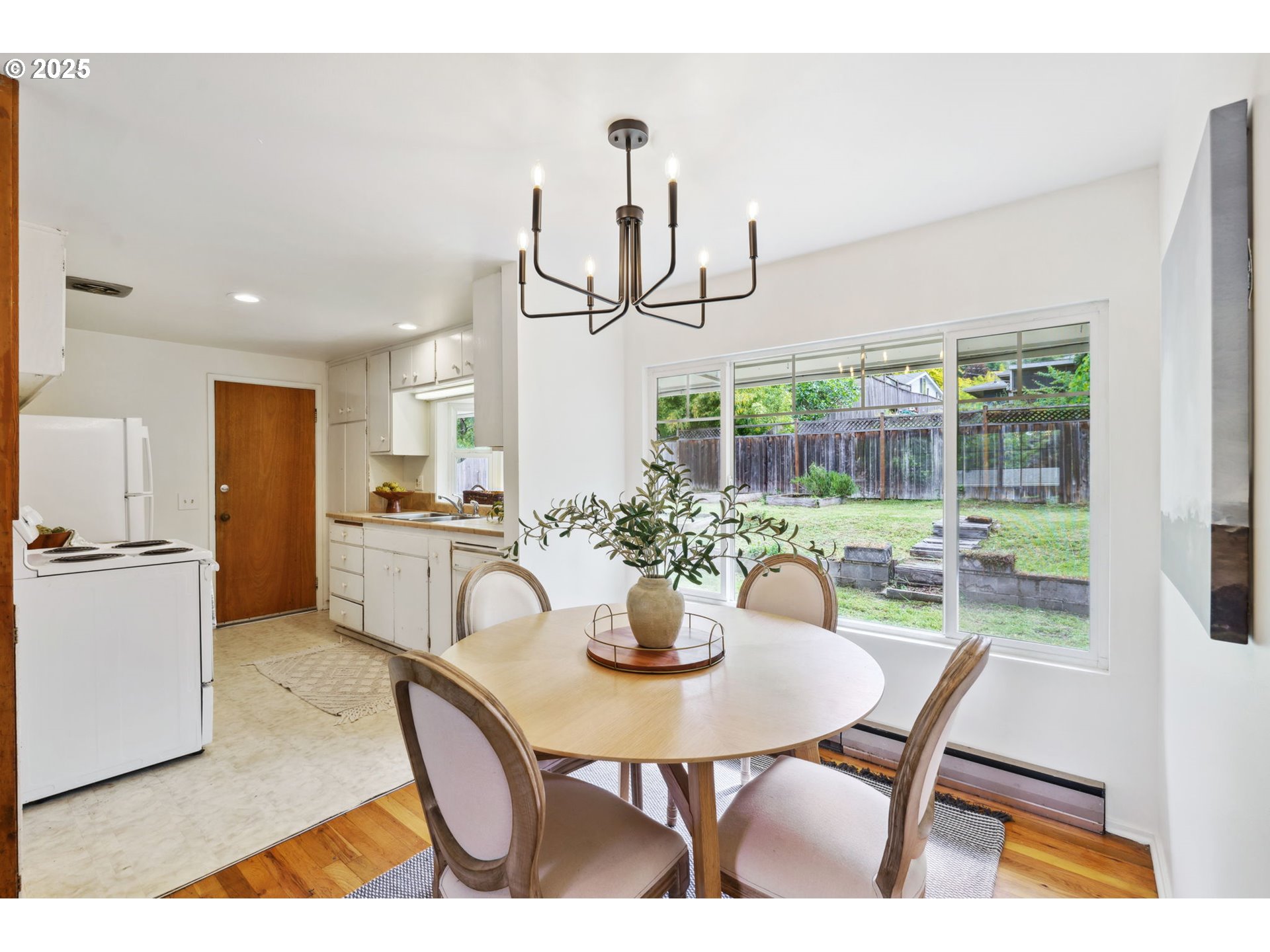 3085 University Street Eugene, OR 97405 - Photo 11 of 20