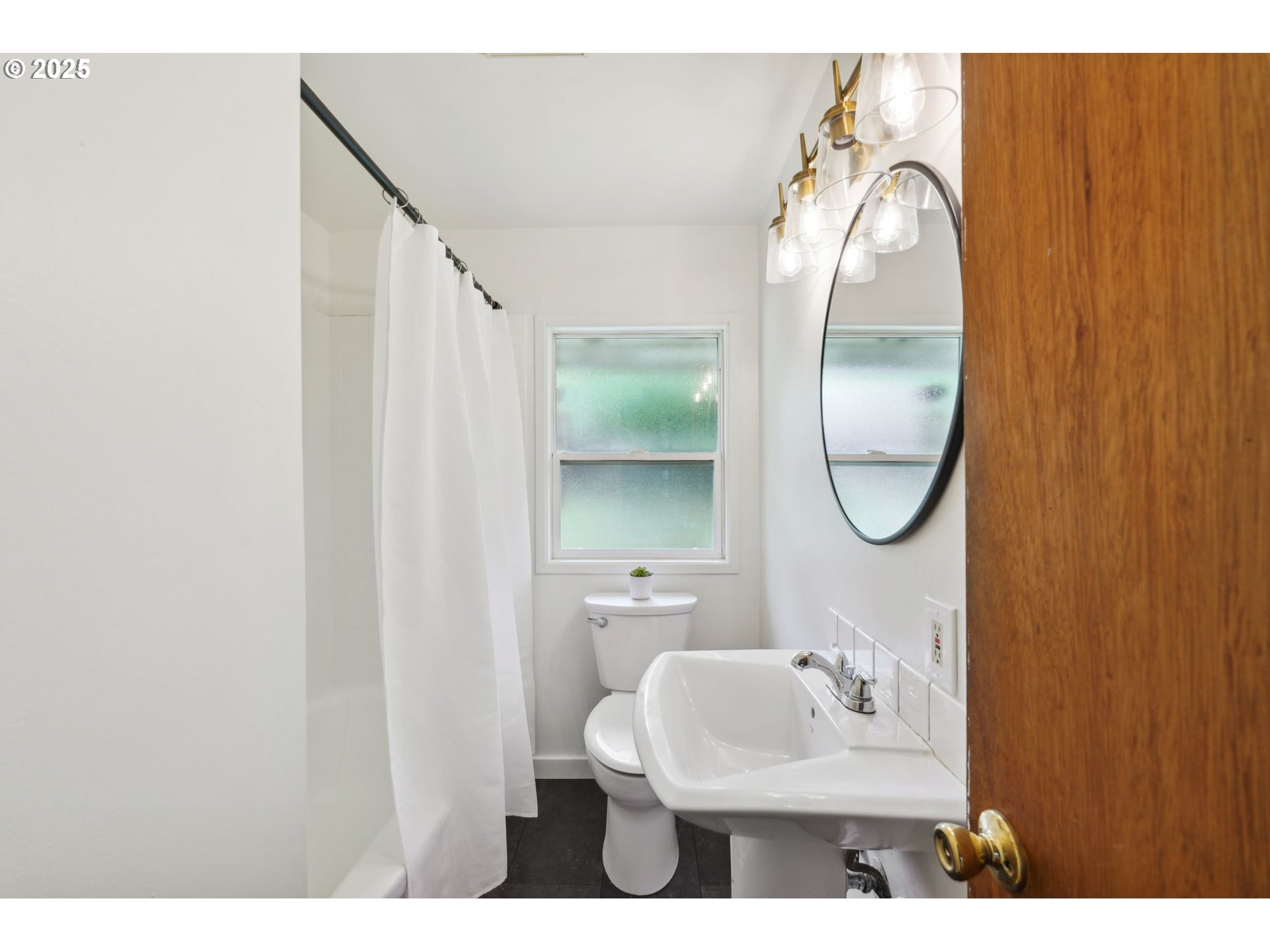 3085 University Street Eugene, OR 97405 - Photo 16 of 20