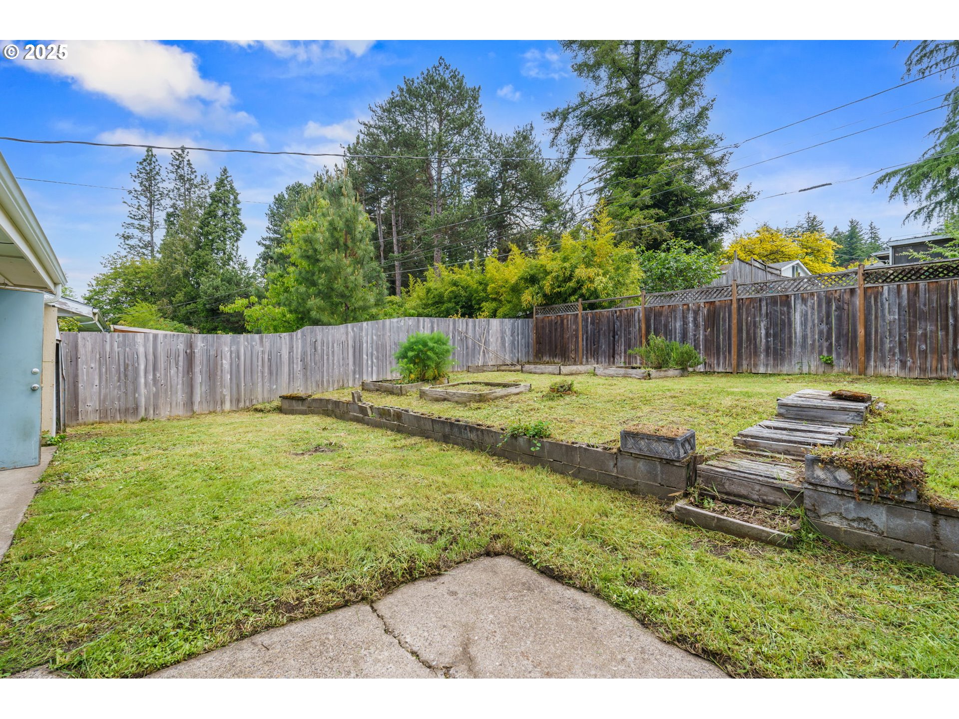 3085 University Street Eugene, OR 97405 - Photo 17 of 20