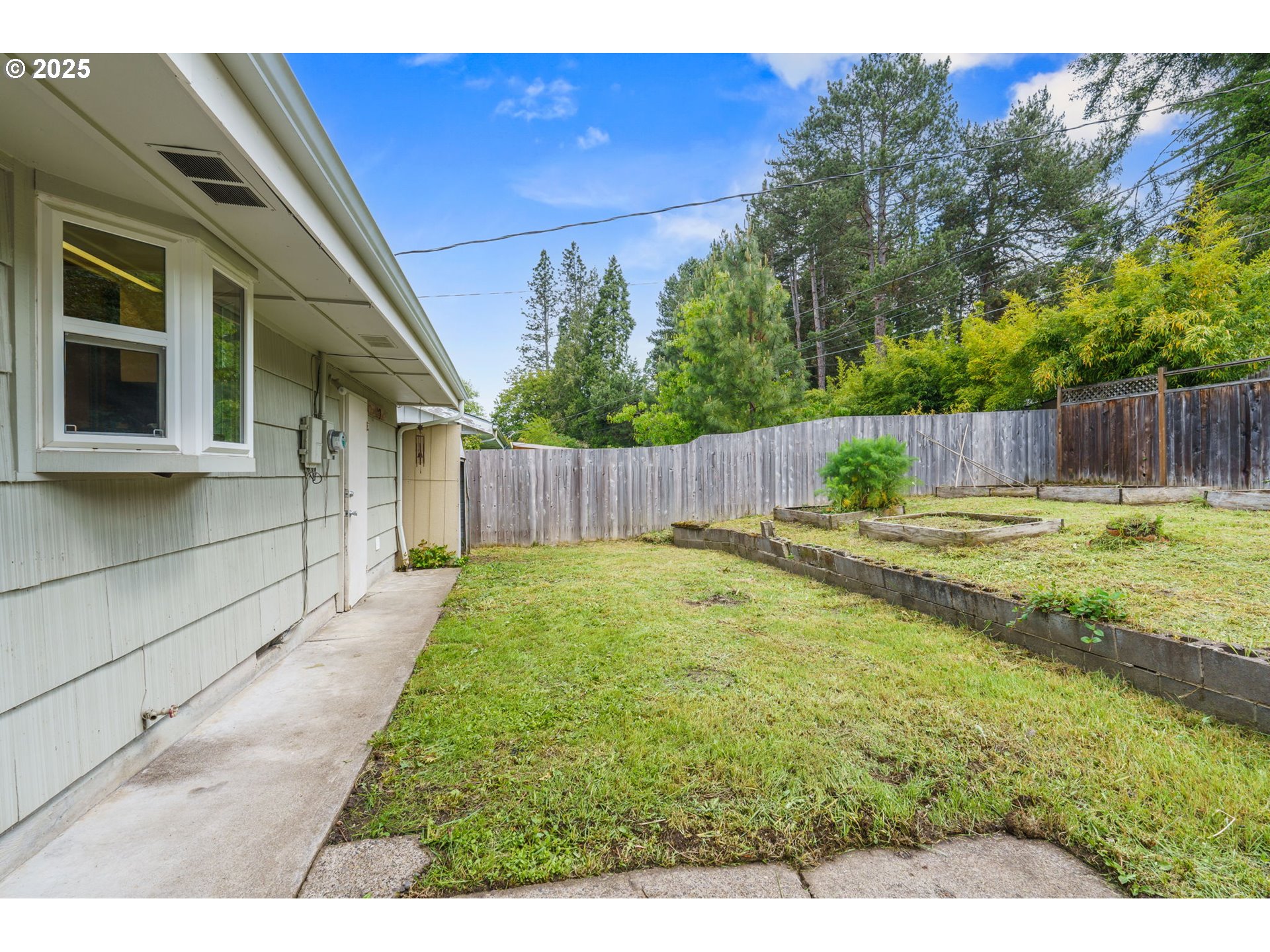 3085 University Street Eugene, OR 97405 - Photo 18 of 20