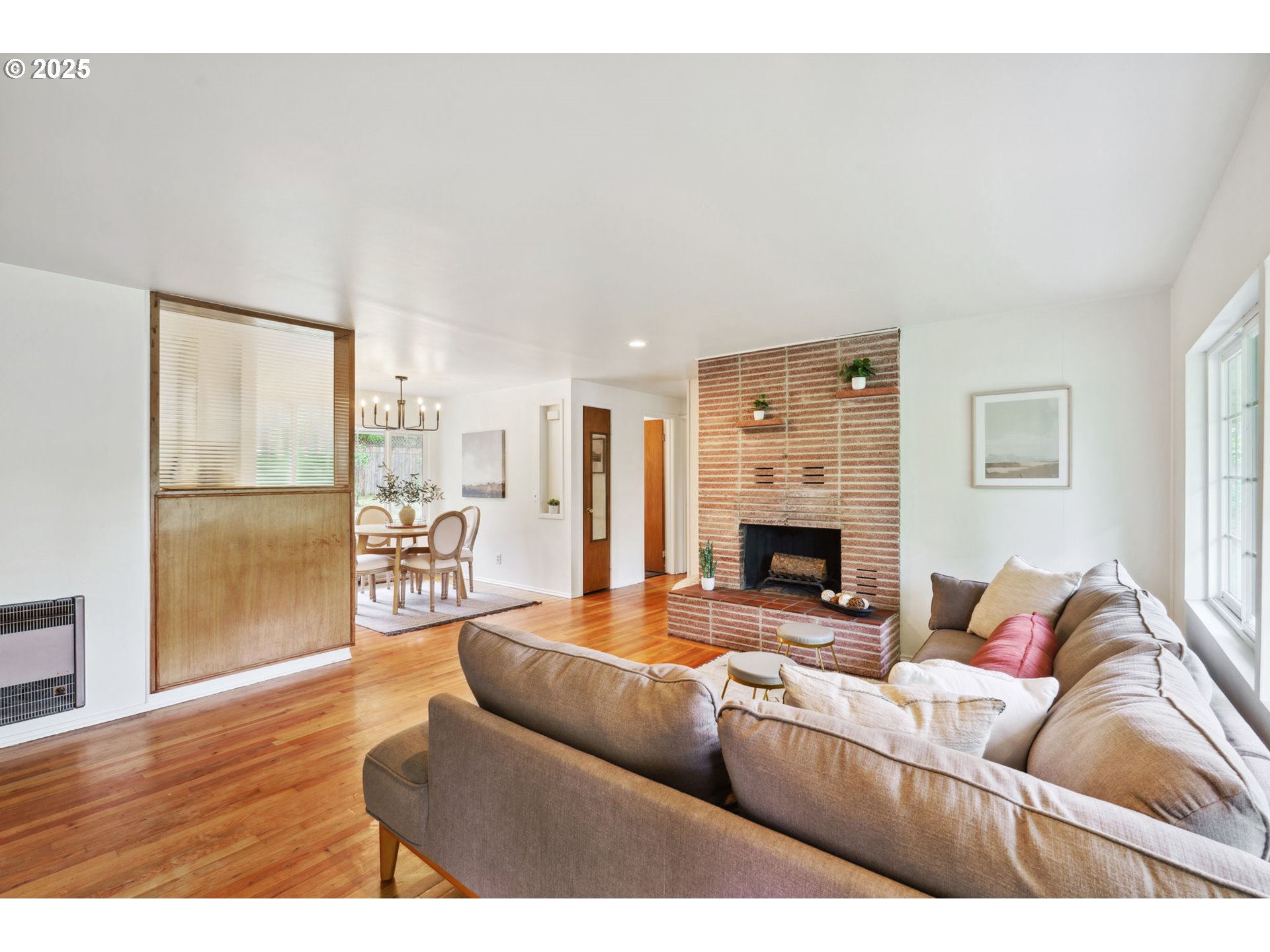 3085 University Street Eugene, OR 97405 - Photo 3 of 20