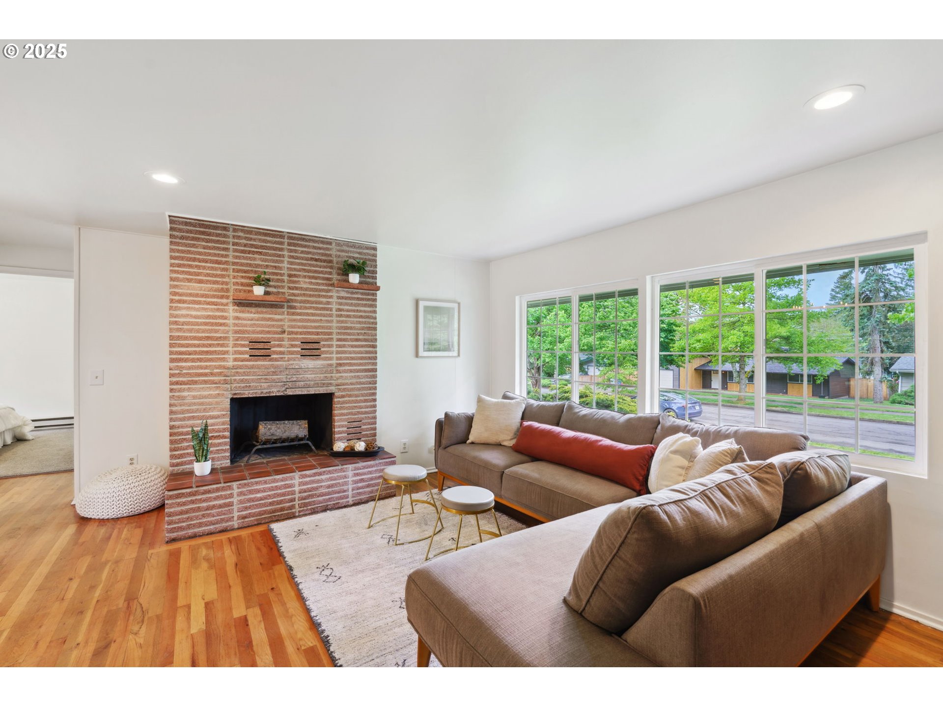 3085 University Street Eugene, OR 97405 - Photo 4 of 20