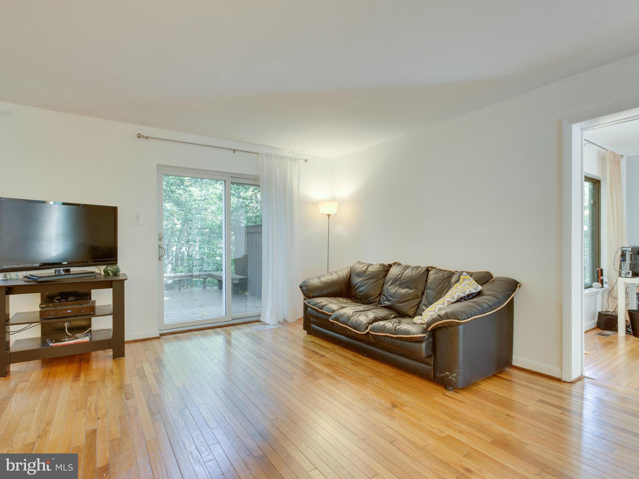 2007 Sarazen Place Reston, VA 20191 - Photo 12 of 29 Family Room