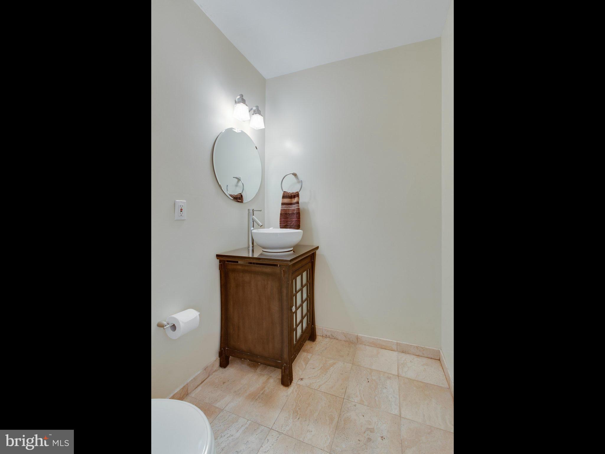 2007 Sarazen Place Reston, VA 20191 - Photo 8 of 29 Bath
