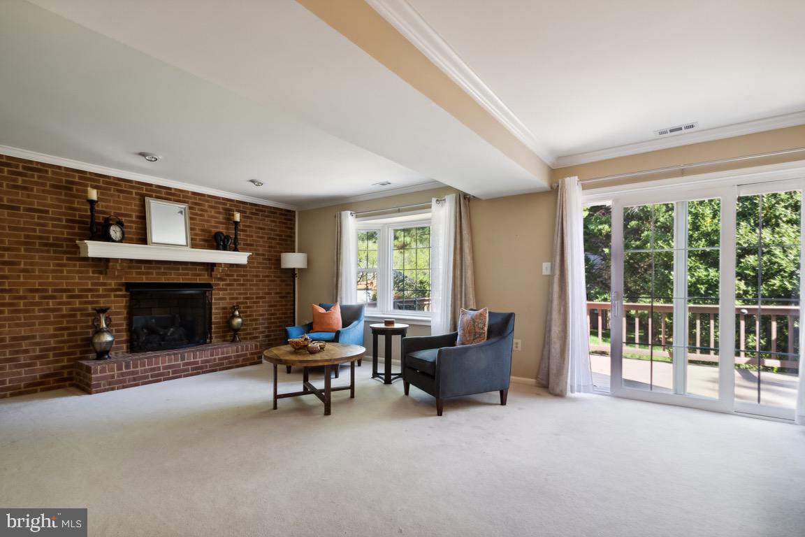 25 Whittingham Circle Sterling, VA 20165 - Photo 9 of 21 Family Room