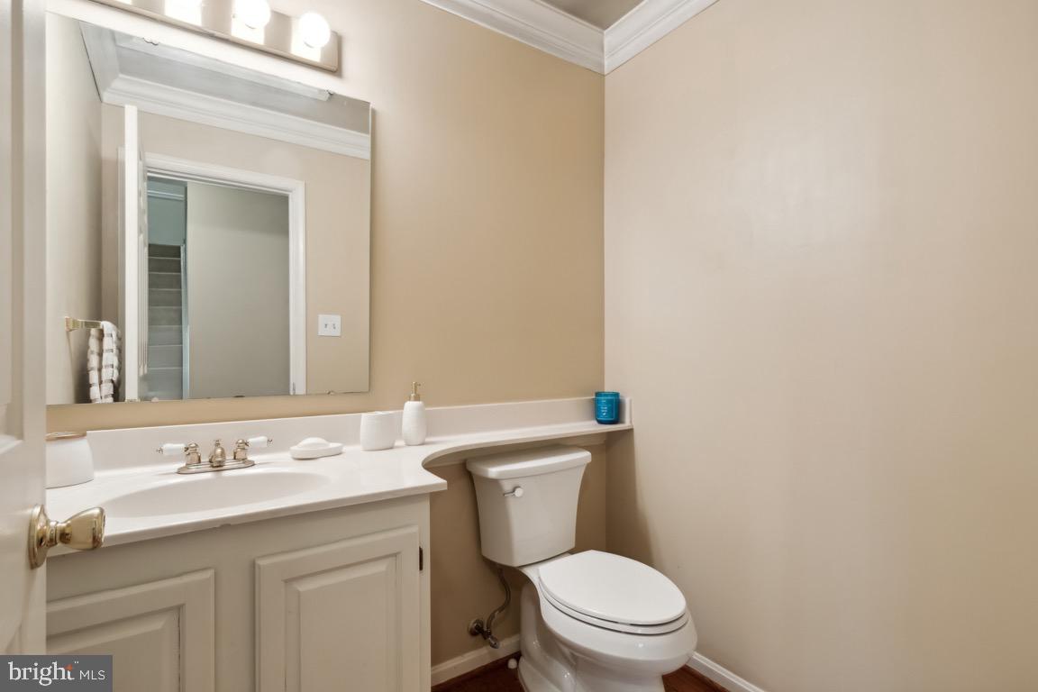 25 Whittingham Circle Sterling, VA 20165 - Photo 10 of 21 Main Level Bath