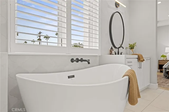 $1,949,000 | 1010 South El Camino Real, Unit 101, San Clemente, CA 92672