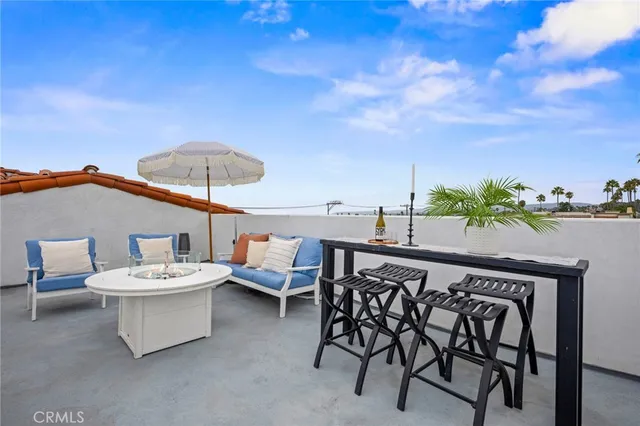 $1,949,000 | 1010 South El Camino Real, Unit 101, San Clemente, CA 92672