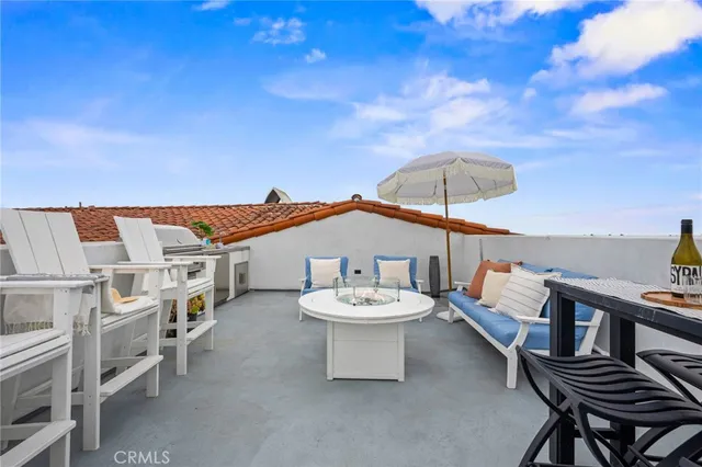 $1,949,000 | 1010 South El Camino Real, Unit 101, San Clemente, CA 92672