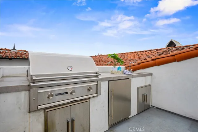 $1,949,000 | 1010 South El Camino Real, Unit 101, San Clemente, CA 92672