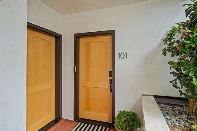 $1,949,000 | 1010 South El Camino Real, Unit 101, San Clemente, CA 92672