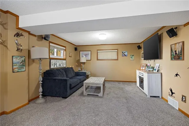 $264,900 | 705 South 11th Street, Savannah, MO 64485