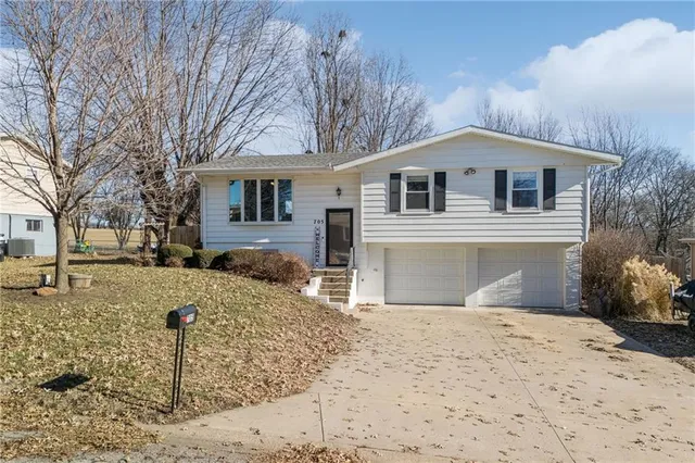 $264,900 | 705 South 11th Street, Savannah, MO 64485