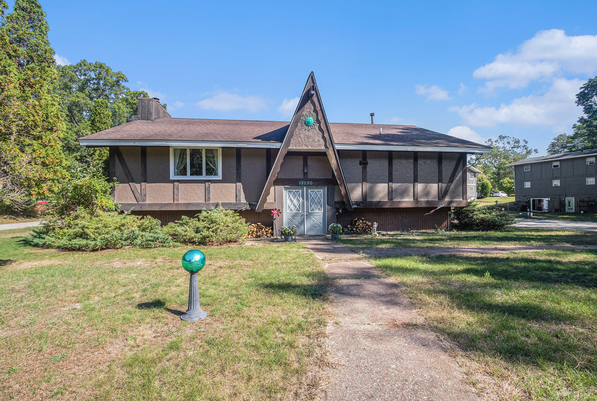 18280 Alpine Court Spring Lake, MI 49456 - Photo 1 of 34 004_mhw_0629_7610