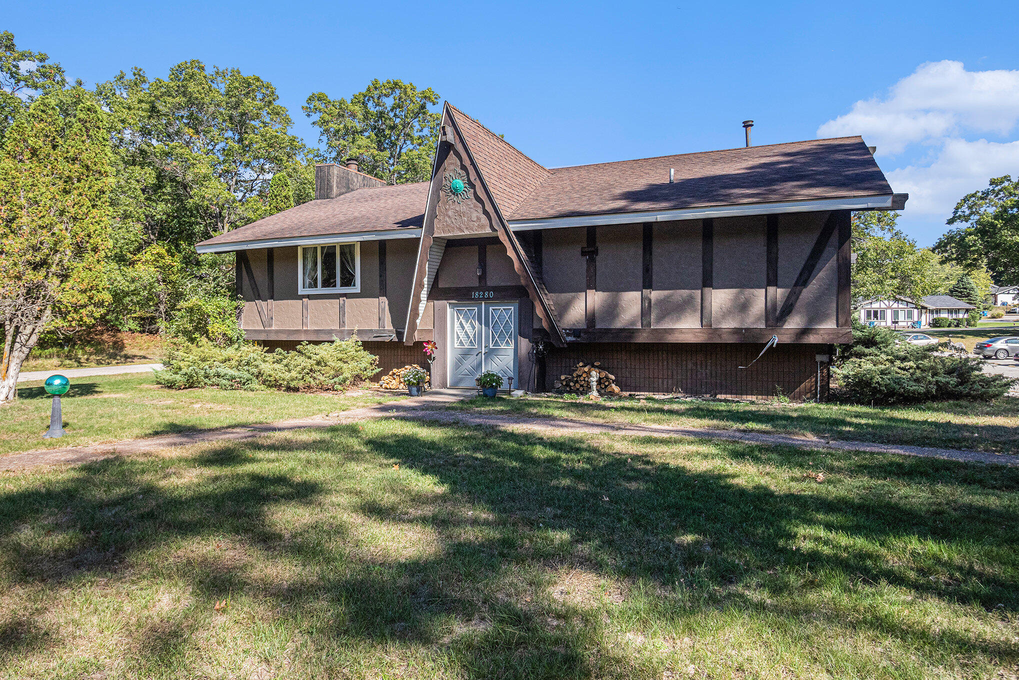 18280 Alpine Court Spring Lake, MI 49456 - Photo 2 of 34 003_mhw_0629_7612