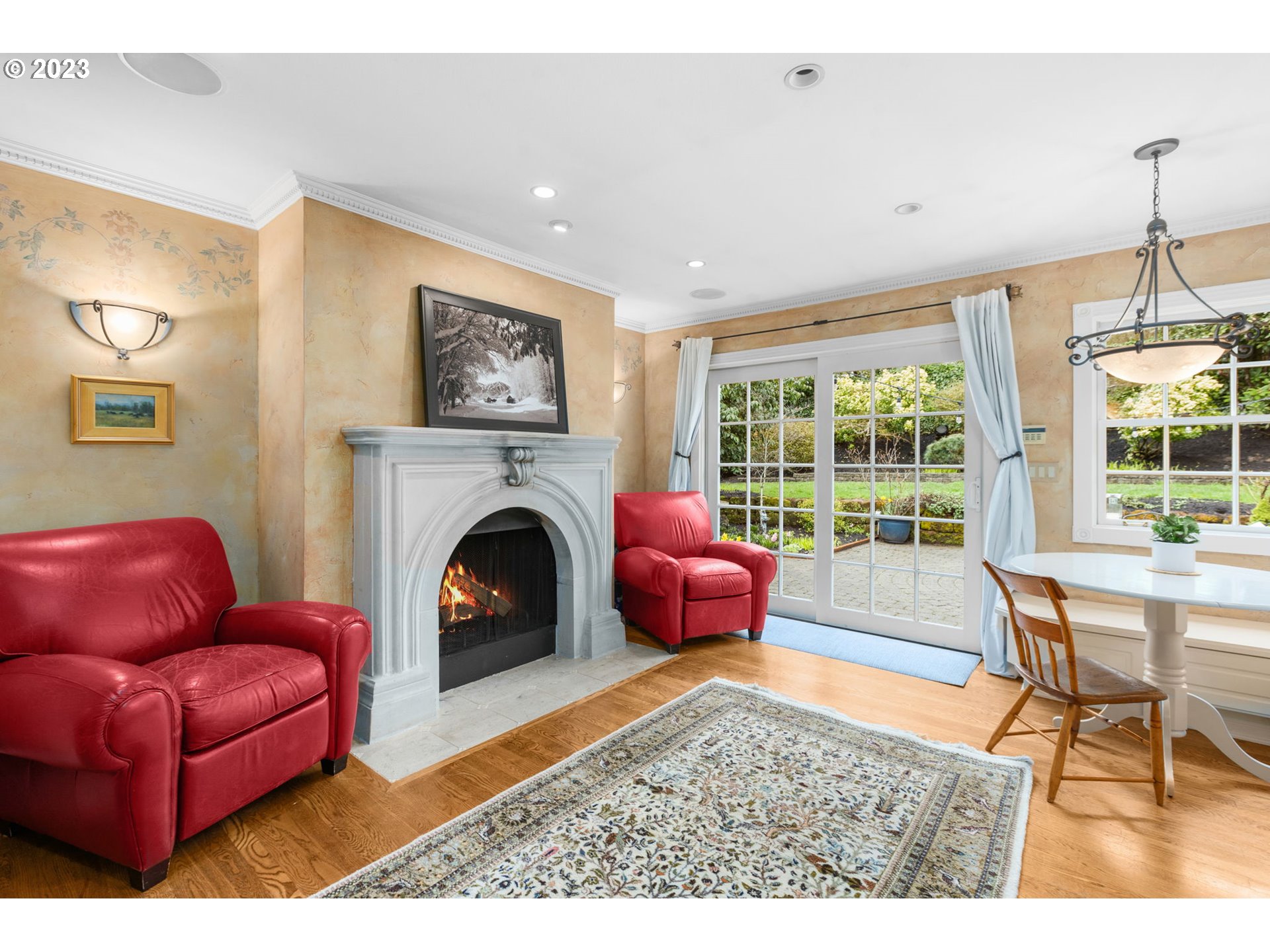 7215 Southwest Gable Park Road Portland, OR 97225 - Photo 12 of 43 Fireplace Wood