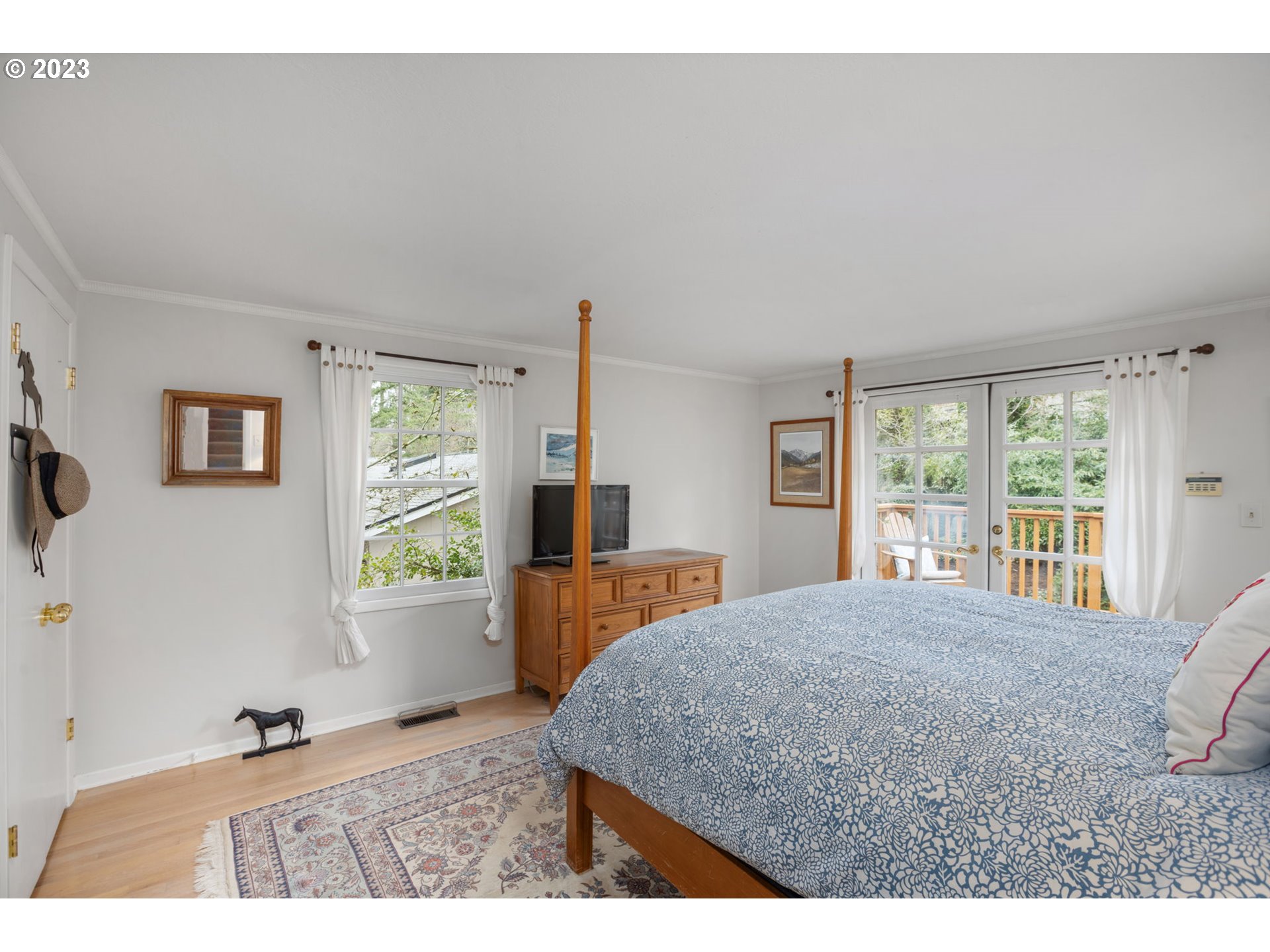 7215 Southwest Gable Park Road Portland, OR 97225 - Photo 24 of 43 Owner's Suite Bedroom