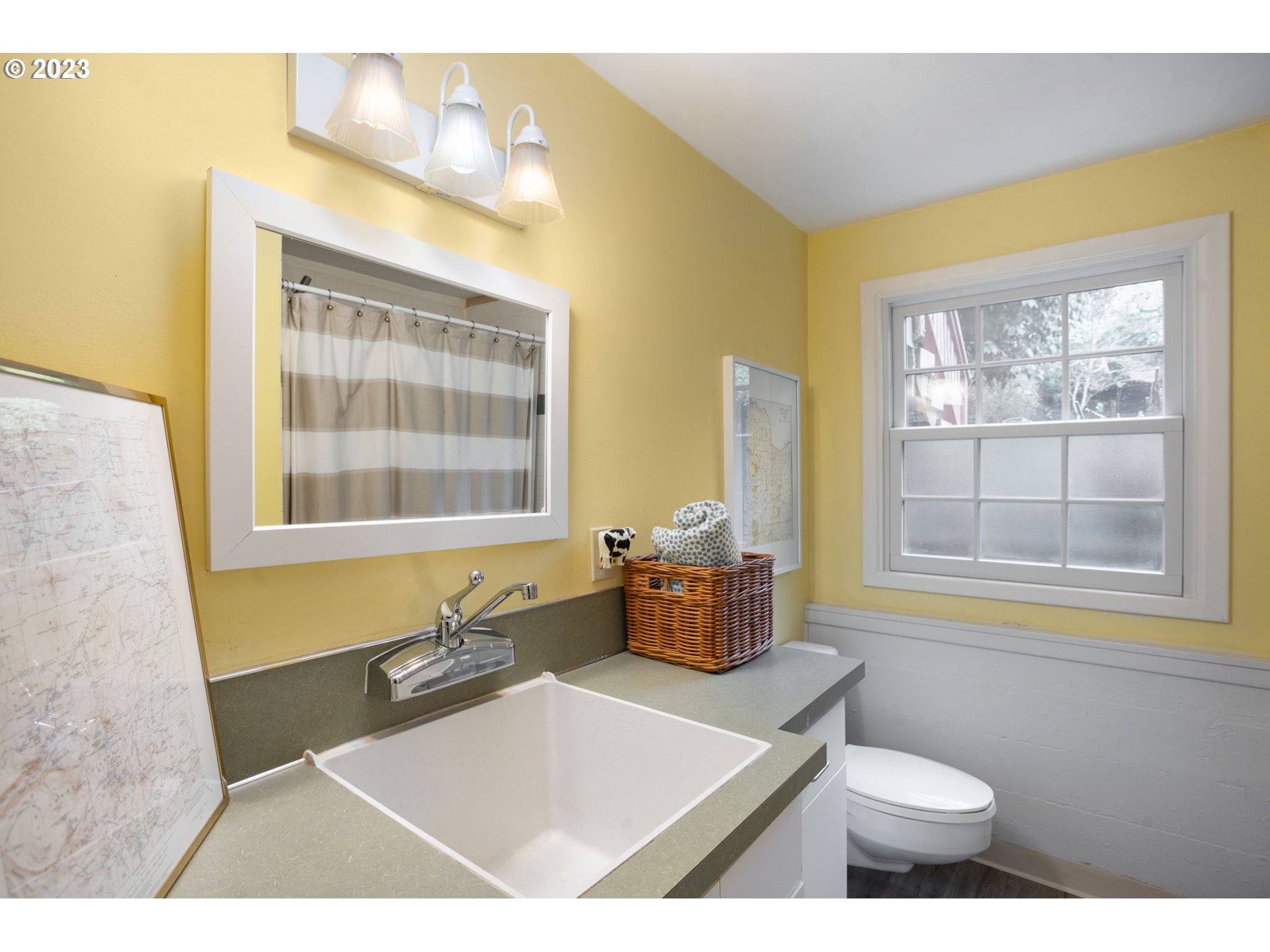 7215 Southwest Gable Park Road Portland, OR 97225 - Photo 31 of 43 Bathroom