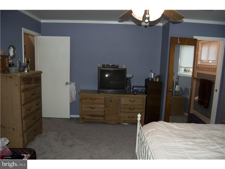3455 Baldwin Road Huntingdon Valley, PA 19006 - Photo 11 of 23 Master Bedroom